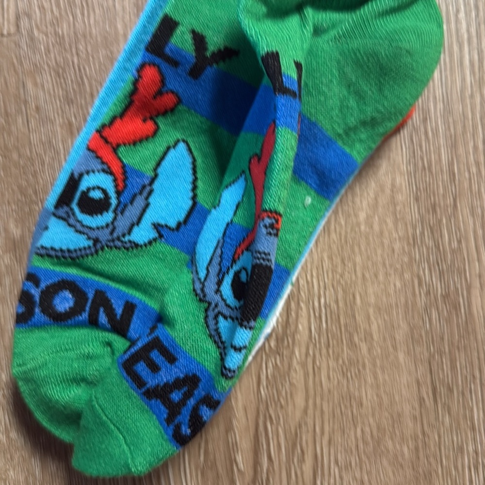 ❤️free with purchase❤️ Lilo & stitch no show holiday socks| 3 pair| size 4-10 - Picture 5 of 6